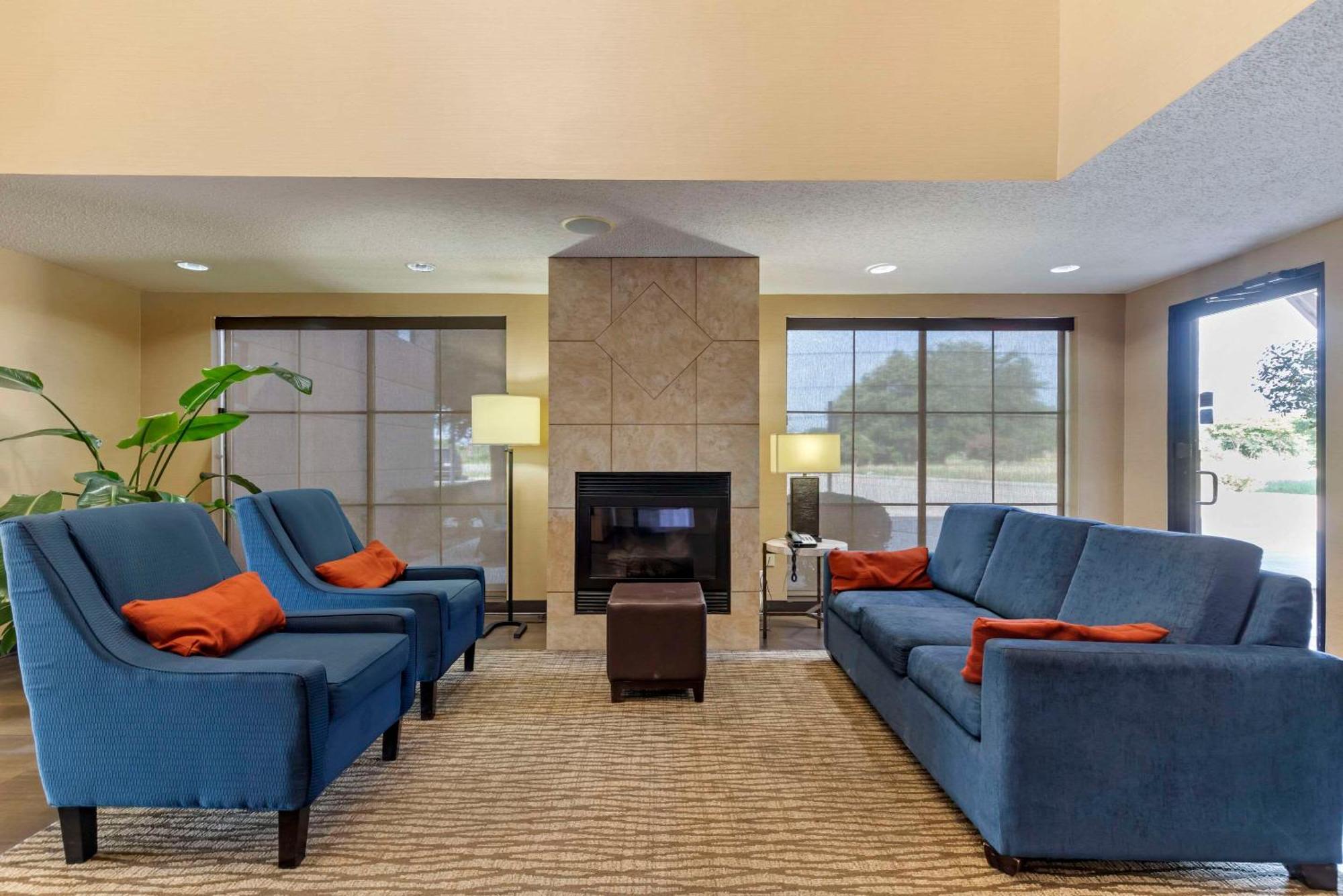 Comfort Inn & Suites Seguin Exterior foto